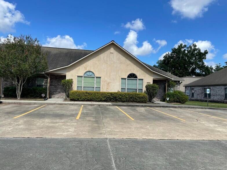 More Photos Of 14635 S Harrell's Ferry Rd, Baton Rouge Office For Sale
