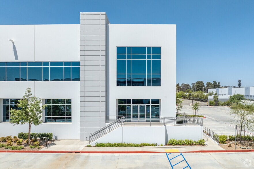 More Photos Of 19972 Patterson Ave, Perris Distribution For Lease