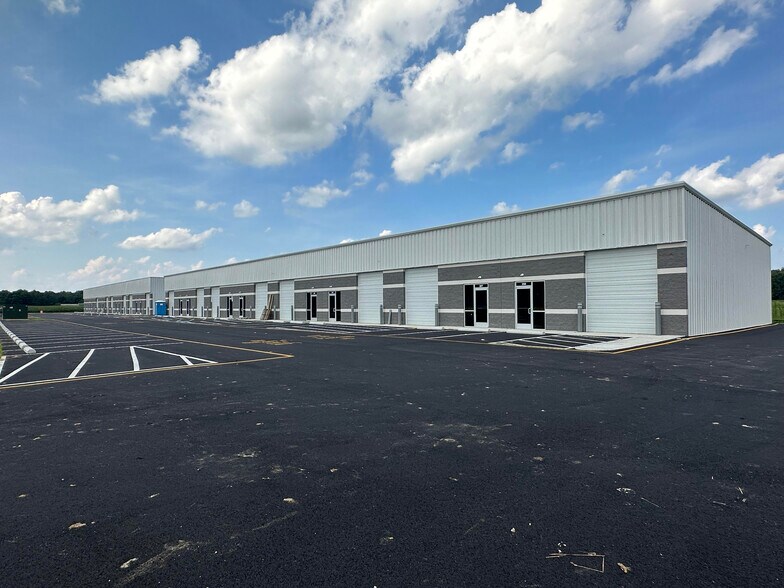 More Photos Of 8129 Pine Ridge Rd, Mechanicsville Light Distribution For Lease