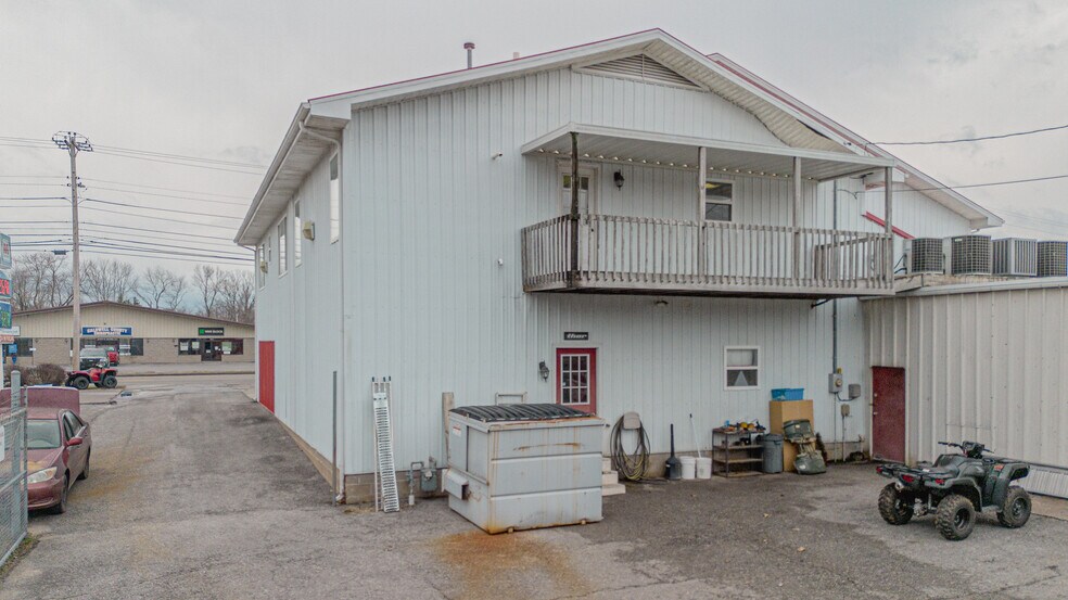 More Photos Of 1014 W Main St, Princeton Freestanding For Sale