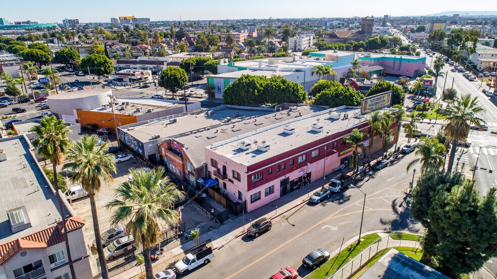 More Photos Of 1252 S Lake St, Los Angeles Storefront Retail Residential For Sale
