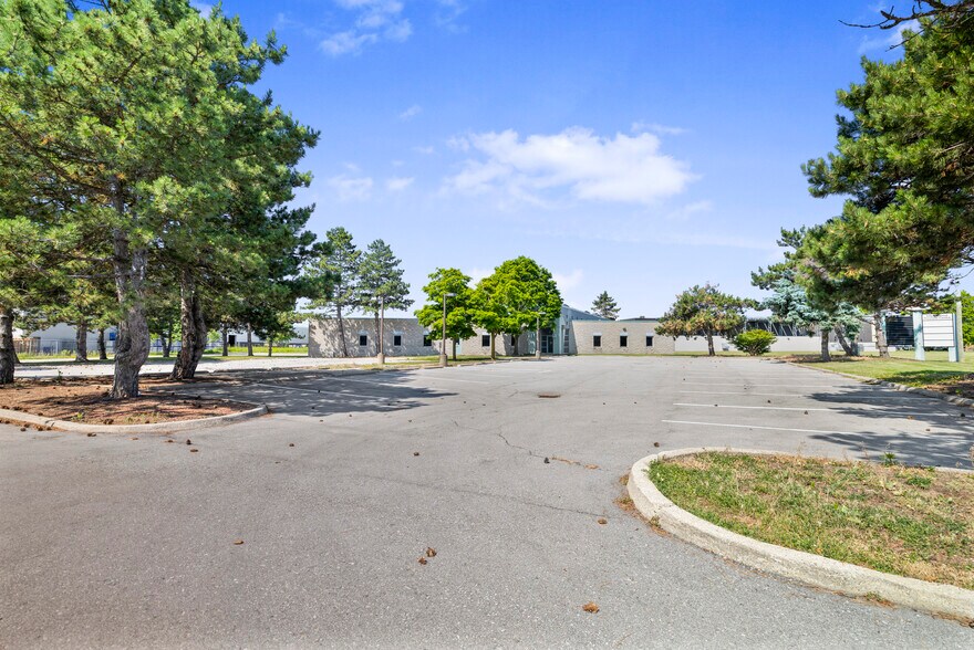More Photos Of 3405 Rhodes Dr, Windsor Medical For Lease