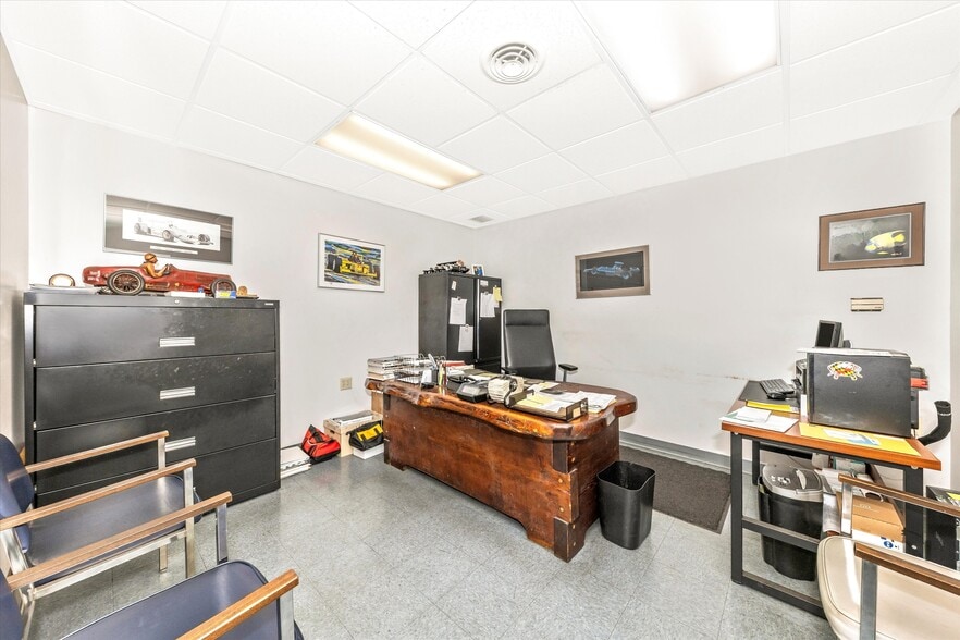 More Photos Of 4603 Wedgewood Blvd, Frederick Service For Sale