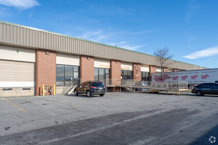 More Photos Of 3381 75th Ave, Landover Warehouse For Lease
