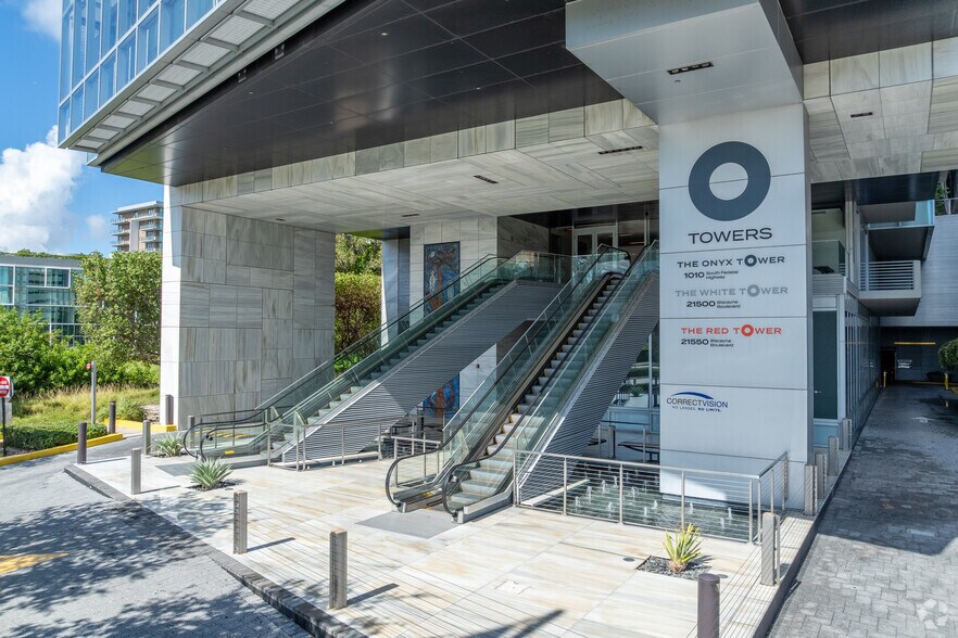 More Photos Of 21550 Biscayne Blvd, Aventura Medical For Lease