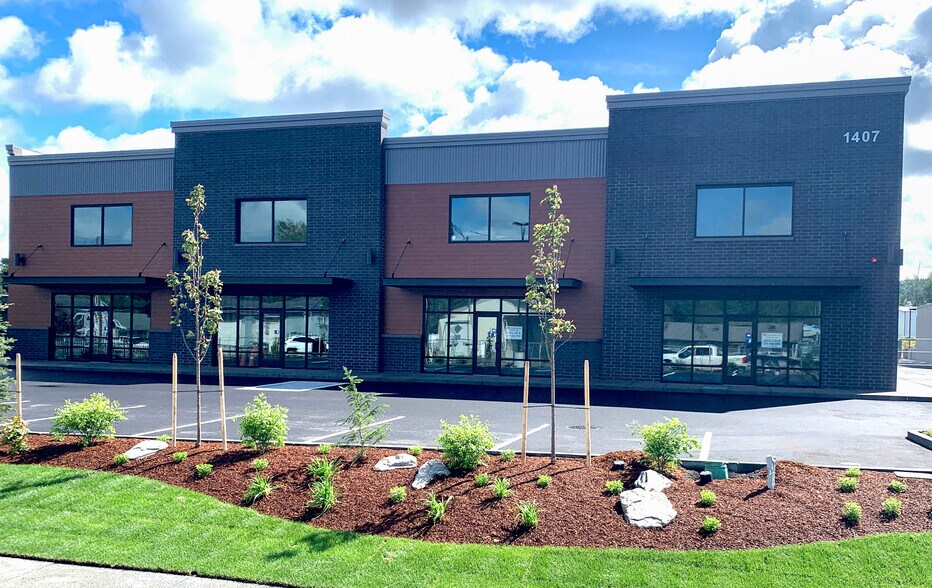 More Photos Of 1407 Valentine Ave SE, Sumner Storefront Retail Office For Lease