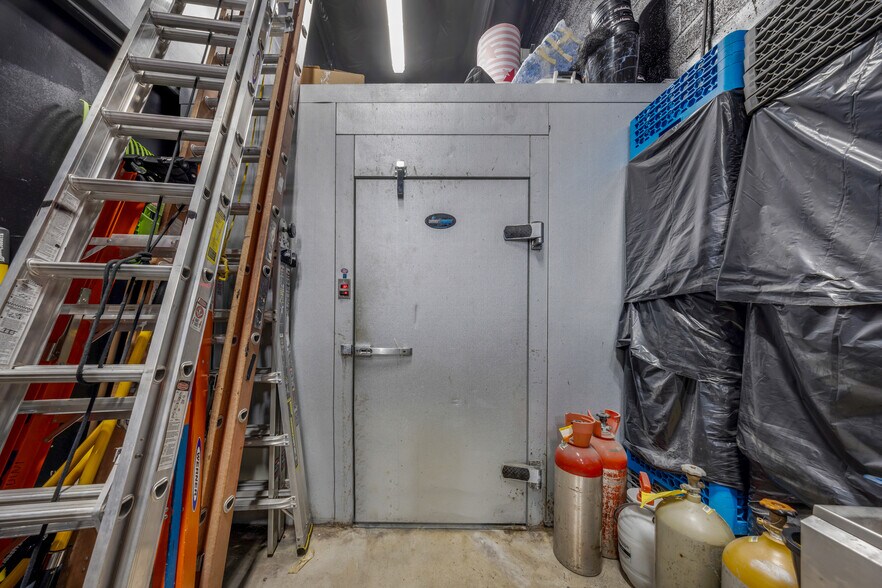 More Photos Of 1360 NW 88th Ave, Doral Bar For Sale