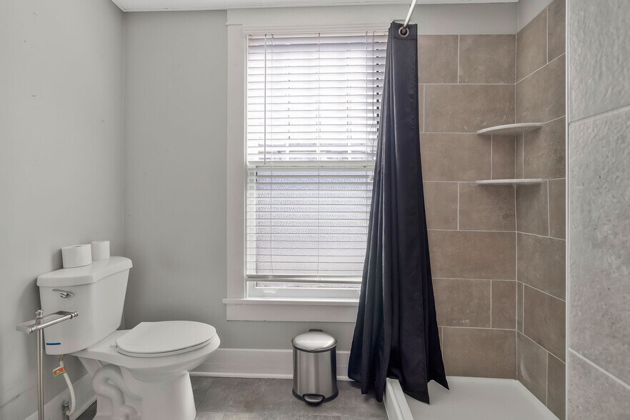 More Photos Of 131 Donelson Pike, Nashville Loft Creative Space For Sale