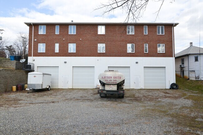 More Photos Of 1818 Centre Ave NW, Roanoke Service For Sale