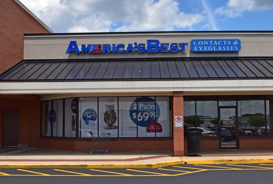 More Photos Of 100 Spalding Square, Griffin Unknown For Lease