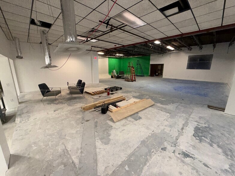 More Photos Of 365 105th Ter NE, Saint Petersburg Specialty For Lease