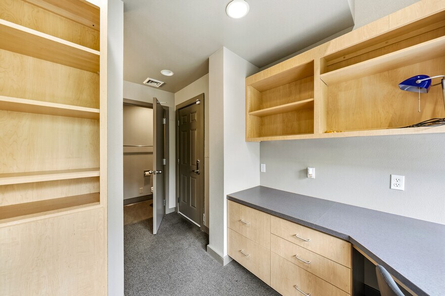 More Photos Of 537 Murphy Rd, Medford Medical For Lease