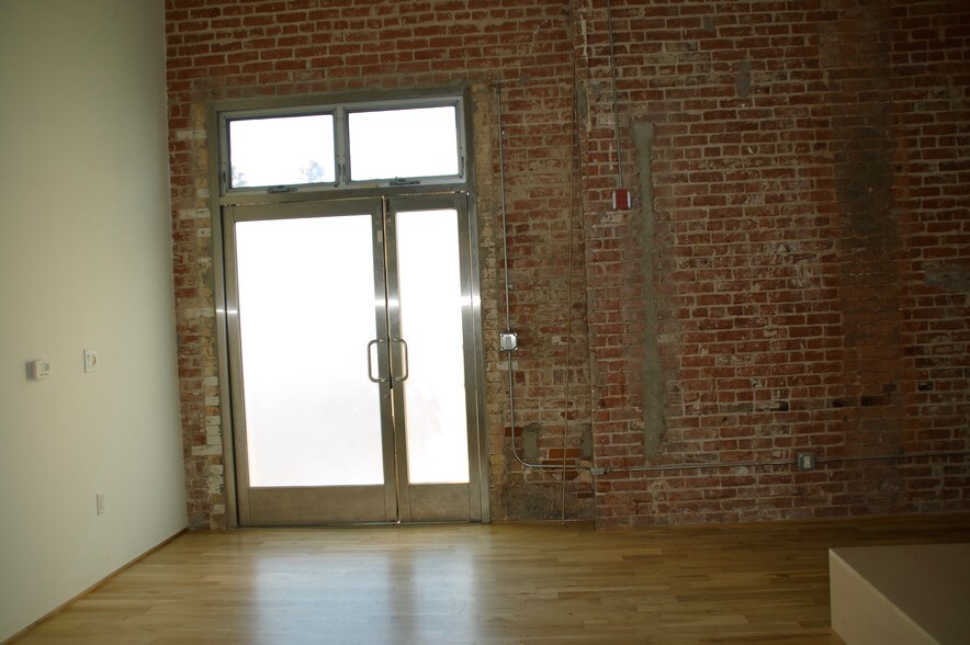 More Photos Of 8 Brooks Ave, Venice Apartments For Lease