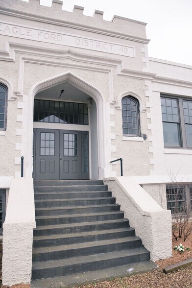 More Photos Of 1601 Chalk Hill Rd, Dallas Loft Creative Space For Sale