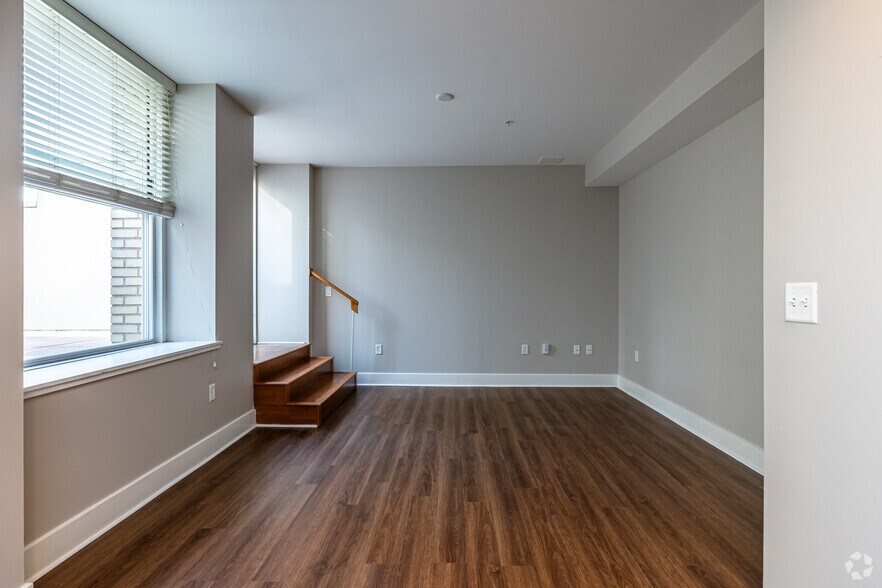 More Photos Of 909 Walnut St, Kansas City Apartments For Lease