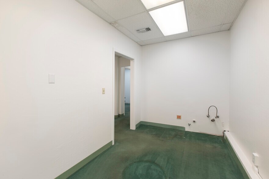 More Photos Of 3927-3929 Sacramento St, San Francisco Storefront Retail Residential For Sale