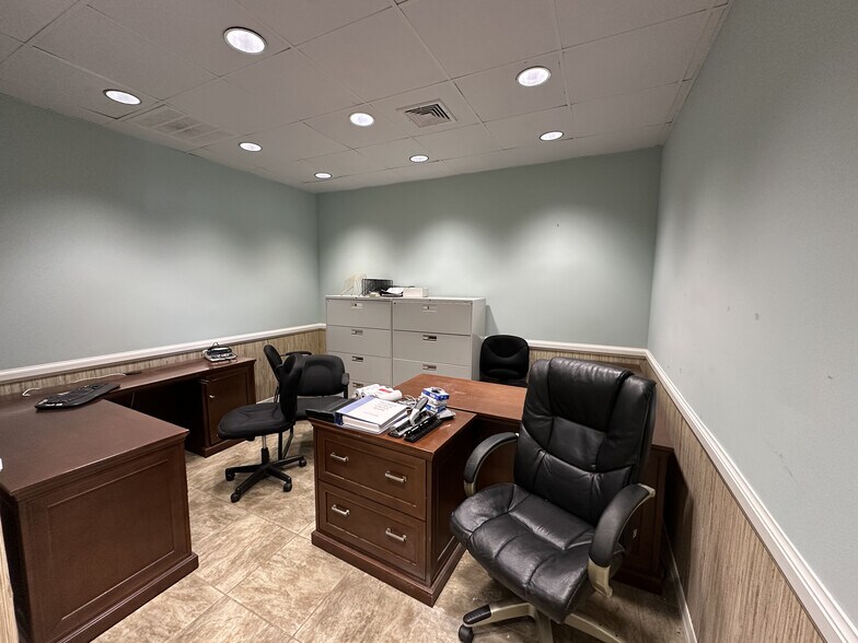 More Photos Of 625 66th Ave SW, Vero Beach Manufacturing For Sale