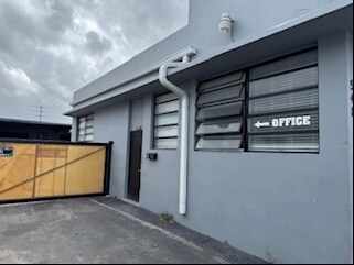 More Photos Of 548 NE 32nd St, Oakland Park Warehouse For Sale