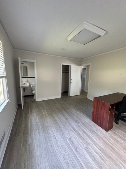 More Photos Of 939 Broad River Rd, Columbia Office For Sale