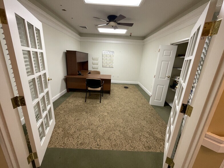 More Photos Of 1069 Klotz Rd, Bowling Green Medical For Lease