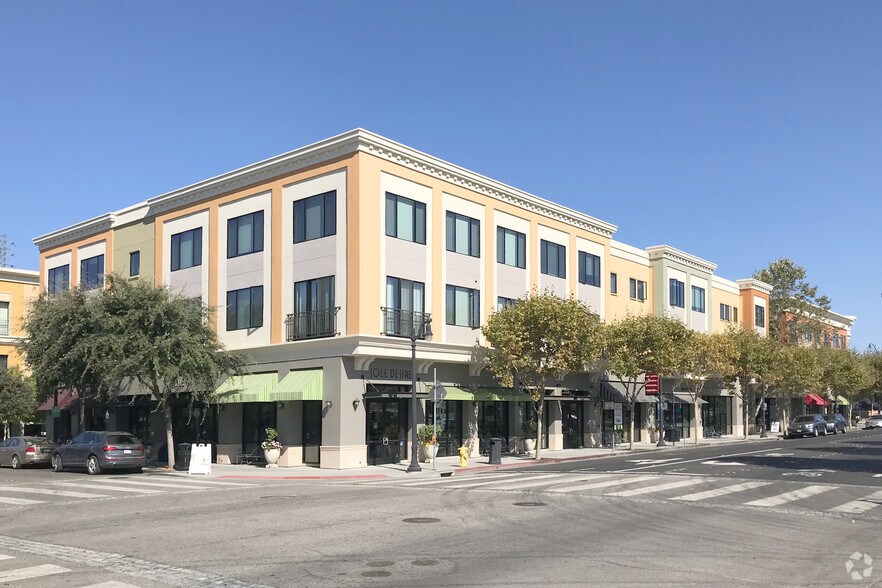 6 Petaluma Blvd N, Petaluma, CA 94952 Retail For Lease