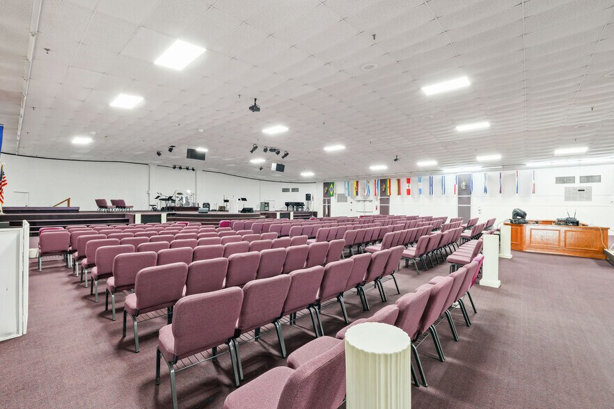 More Photos Of 190 NW 79th Ave, Miami Religious Facility For Sale