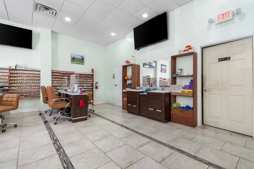 More Photos Of 3835-3841 SW Archer Rd, Gainesville Fast Food For Sale