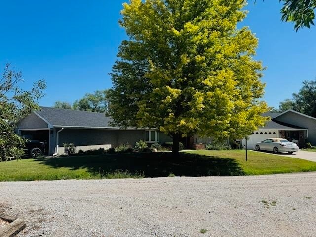 More Photos Of 1522-1624 Centennial Dr, McCook Apartments For Sale