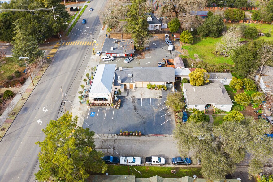 More Photos Of 504 N Cloverdale Blvd, Cloverdale General Retail For Sale