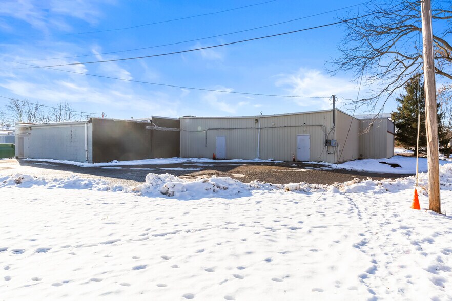 More Photos Of 16209-16235 S US 27, Lansing Unknown For Lease