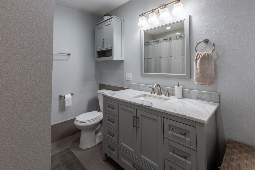 More Photos Of 1152 Main St, Springfield Hotel For Sale