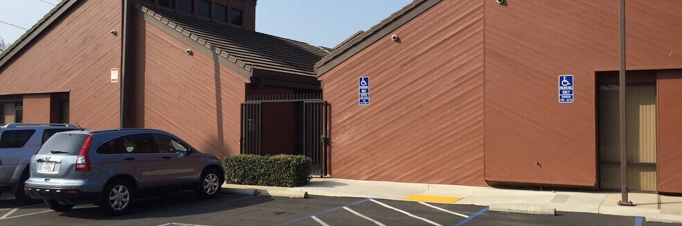More Photos Of 1177 E Shaw Ave, Fresno Office For Lease