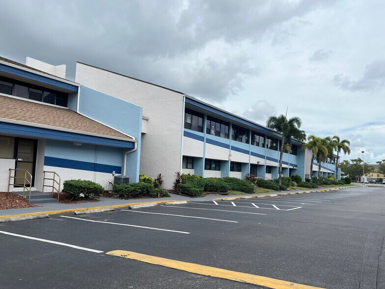 More Photos Of 12995 S Cleveland Ave, Fort Myers Unknown For Lease