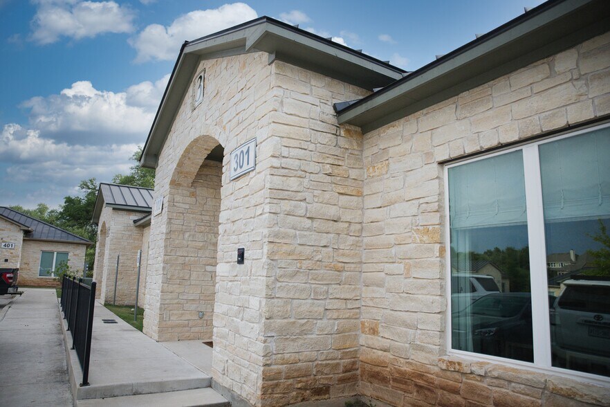 More Photos Of 3000 Polar Ln, Cedar Park Office For Lease