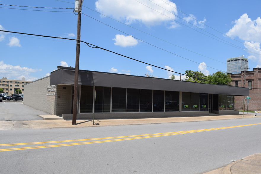 Primary Photo Of 900 W 7th St, Little Rock Freestanding For Lease