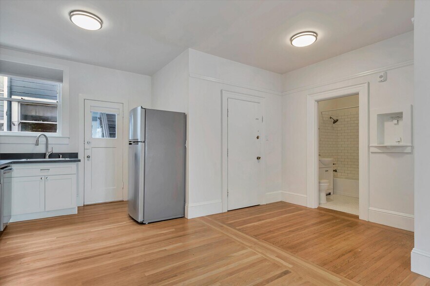 More Photos Of 221 San Jose Ave, San Francisco Apartments For Sale