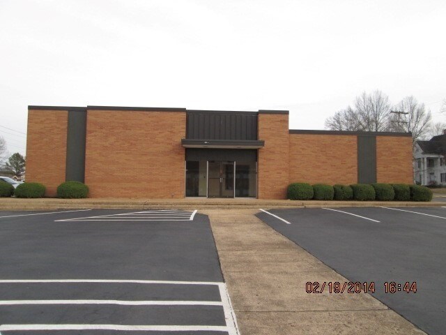 More Photos Of 2052 S Main St, Milan Bank For Lease