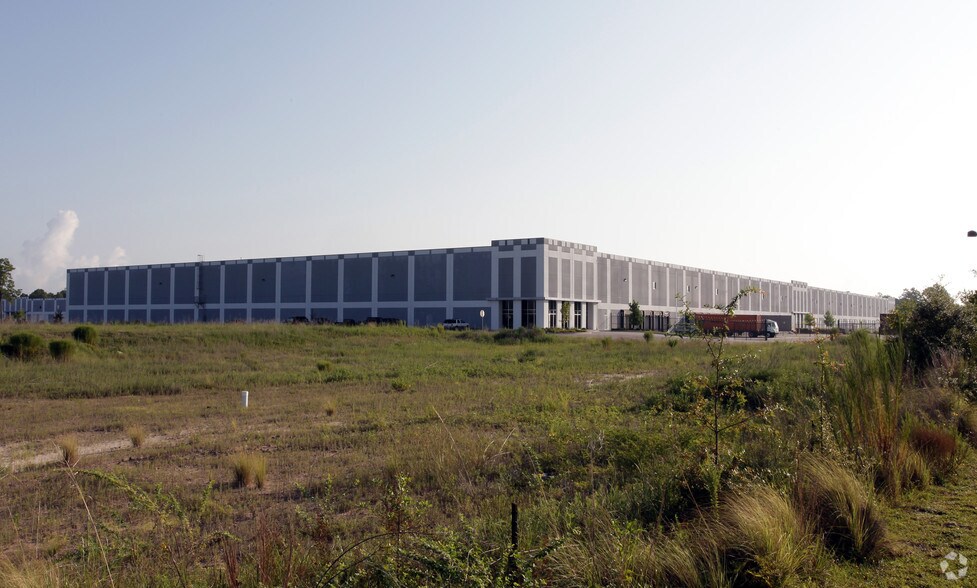 More Photos Of 1980 Technology Dr, Charleston Distribution For Lease