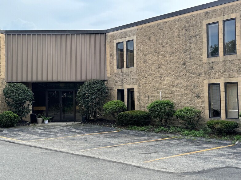 More Photos Of 168 Ayer Rd, Littleton Warehouse For Lease