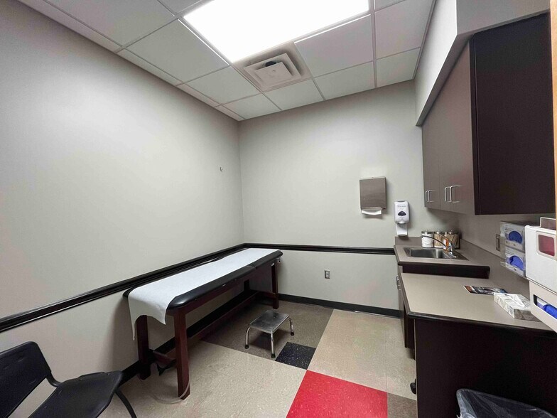 More Photos Of 1575 Montgomery Hwy, Vestavia Hills Medical For Lease