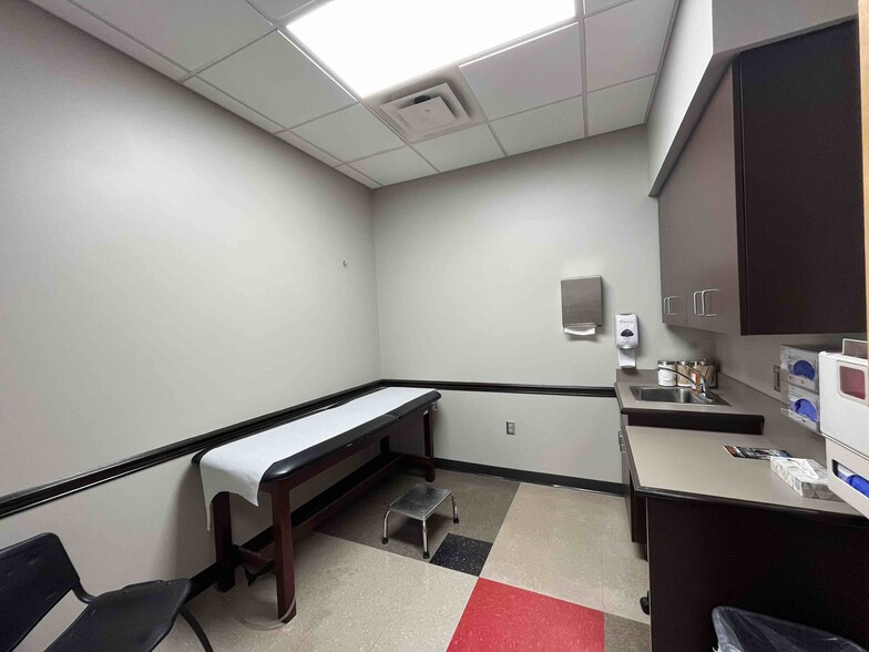 More Photos Of 1575 Montgomery Hwy, Vestavia Hills Medical For Lease