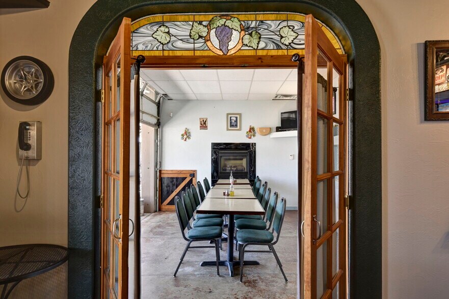 More Photos Of 231 Main St, Canon City Restaurant For Lease
