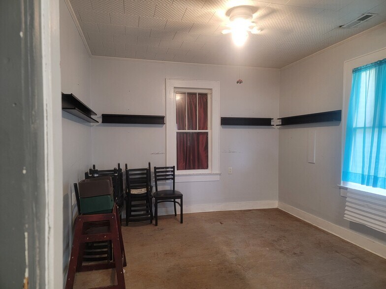 More Photos Of 7 Main St, Milledgeville Restaurant For Sale