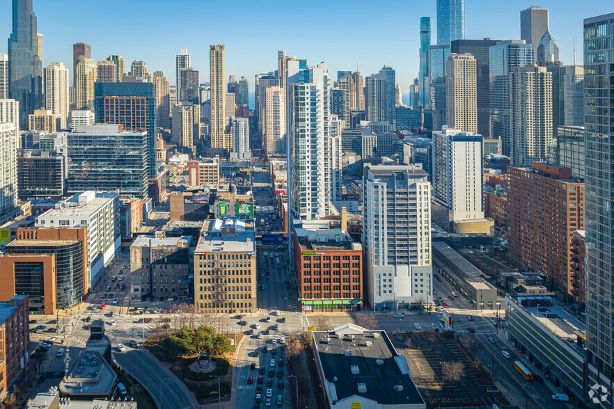More Photos Of 333 W Ohio St, Chicago Loft Creative Space For Lease