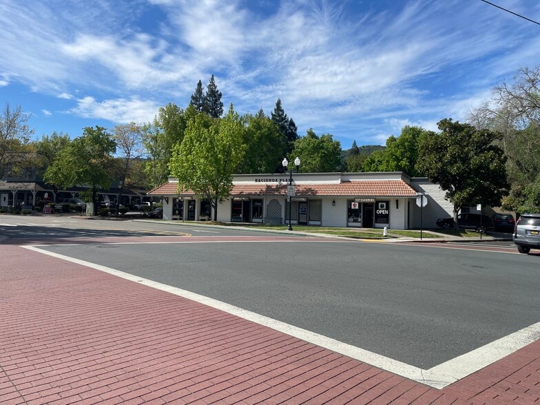 More Photos Of 115 Railroad Ave, Danville General Retail For Lease