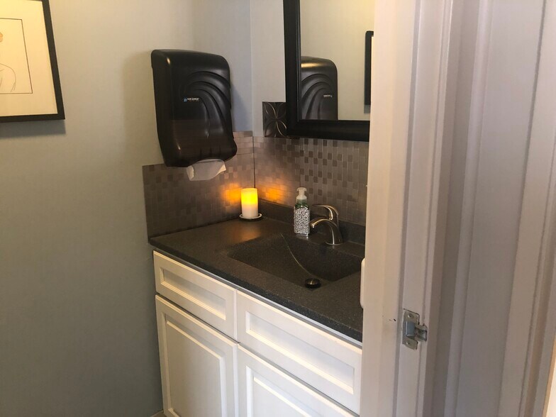 More Photos Of 271 US Highway 46, Fairfield Office For Lease