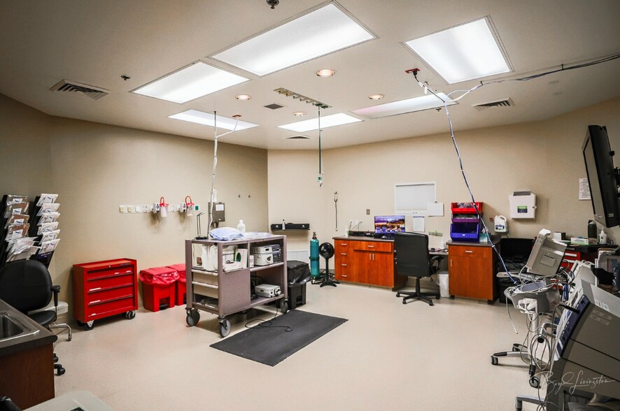 More Photos Of 368 E Riverside Dr, Saint George Medical For Sale