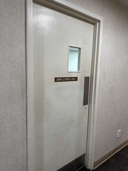 More Photos Of 3910 W Camp Wisdom Rd, Dallas Storefront For Sale