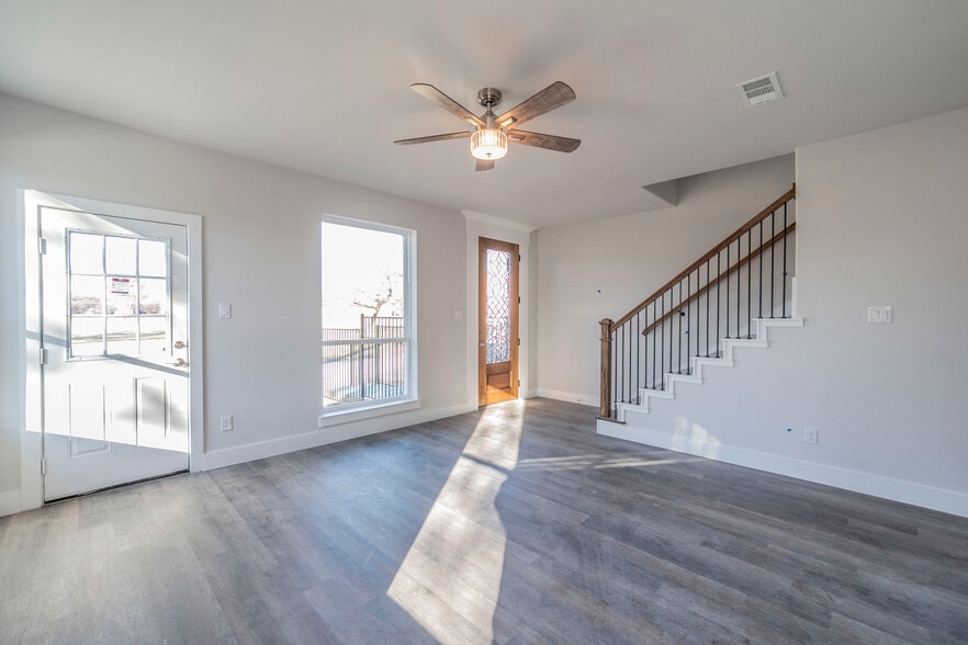 More Photos Of 1601 Mignon Dr, Arlington Apartments For Sale