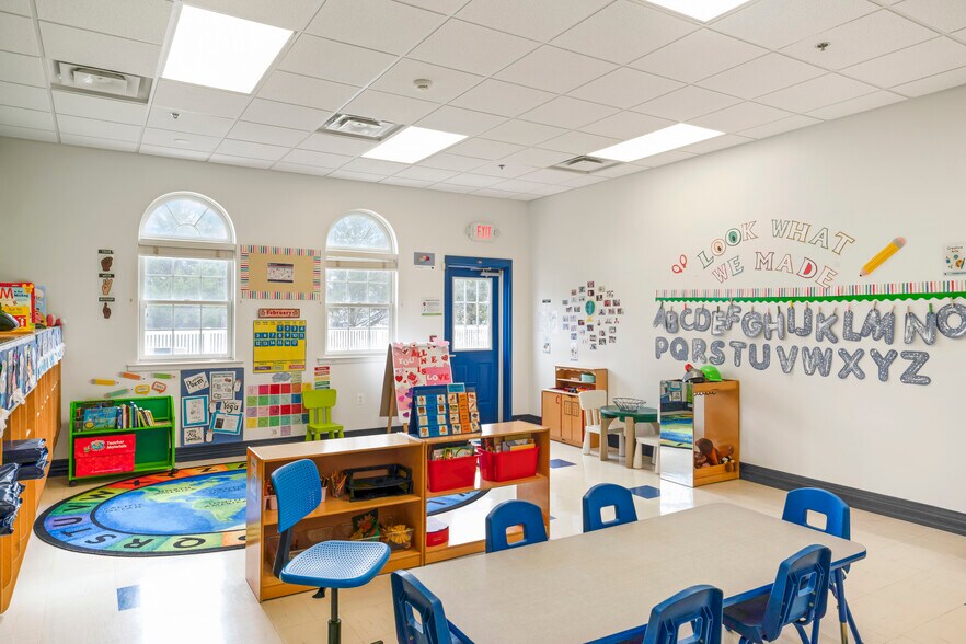 More Photos Of 42885 Orchard Oriole Dr, Ashburn Daycare Center For Lease